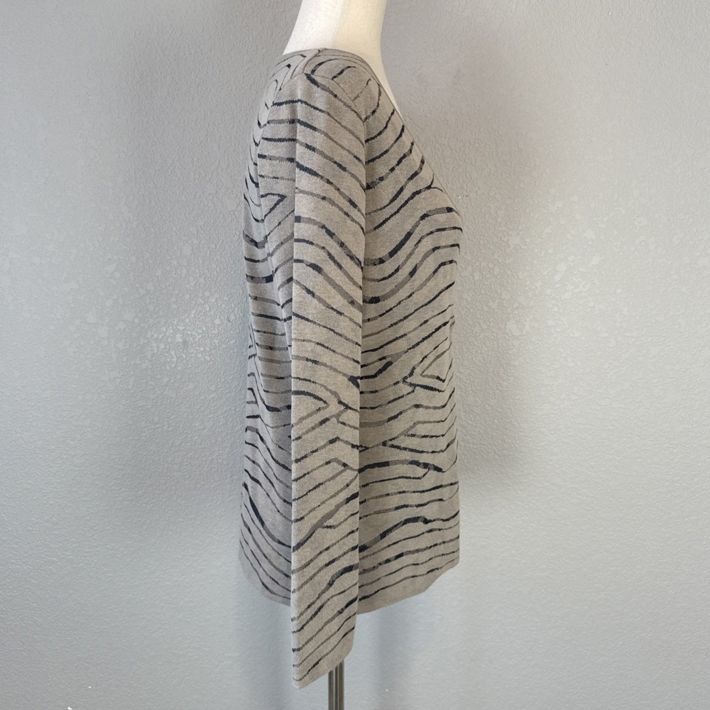 Armani Collezioni Asymmetrical Zip Cardigan Knit Jacket Size US 10 Gray Stripe - Picture 6 of 8